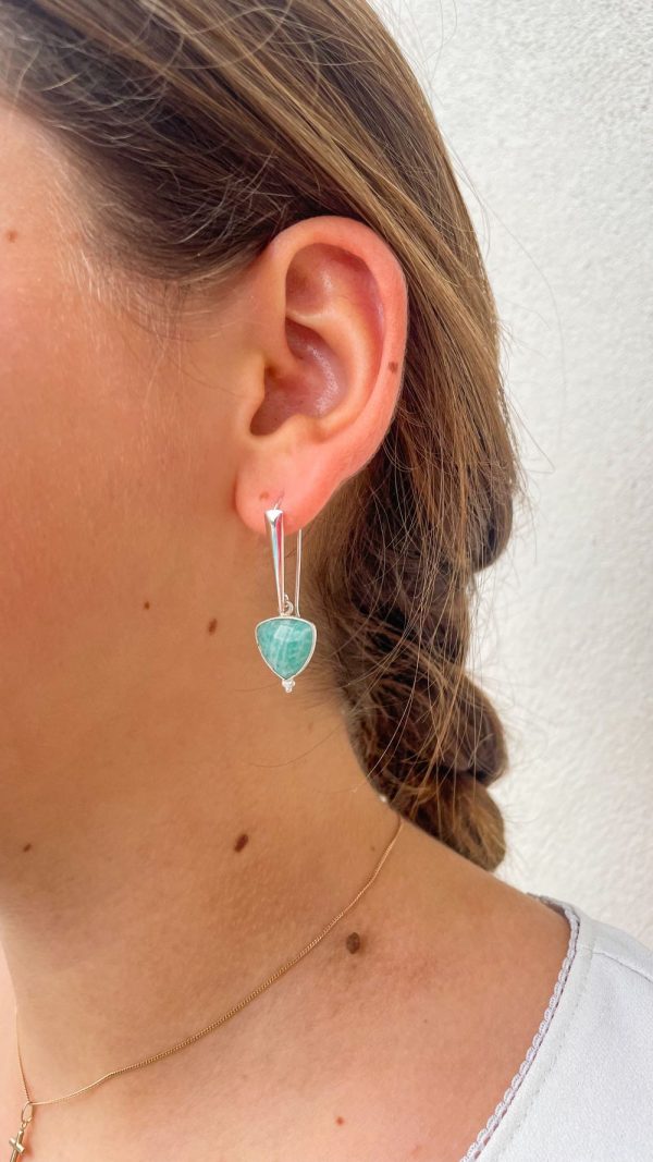 Boucle d'oreille grand crochet en pierres naturelles  | Comores – Image 5