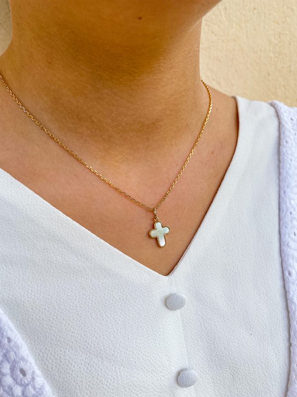 Collier Croix en nacre sertie en Plaqué or | Christ Roi – Image 4